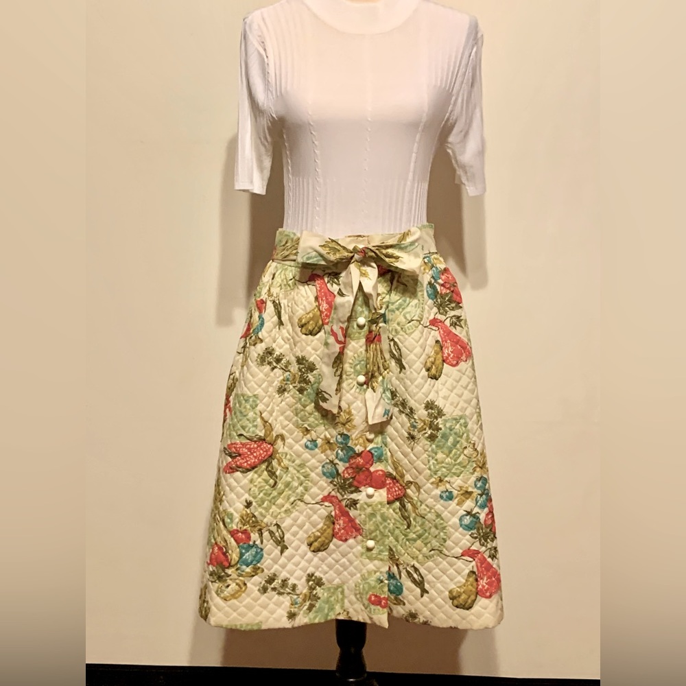 Vintage 50s/60s Quilted Cream Colored Garden Motif Wrap Skirt With Button Front.